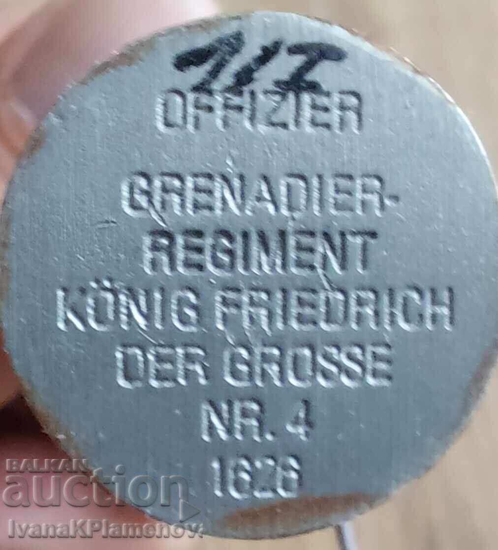 A lead figurine for collectors - 5