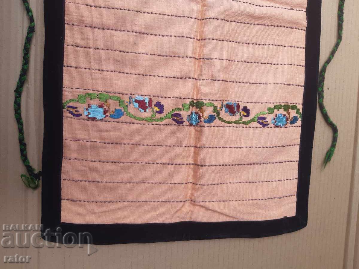 Автентична  тъкана  престилка  , носия с цена 19.99 лв. | € 10.22