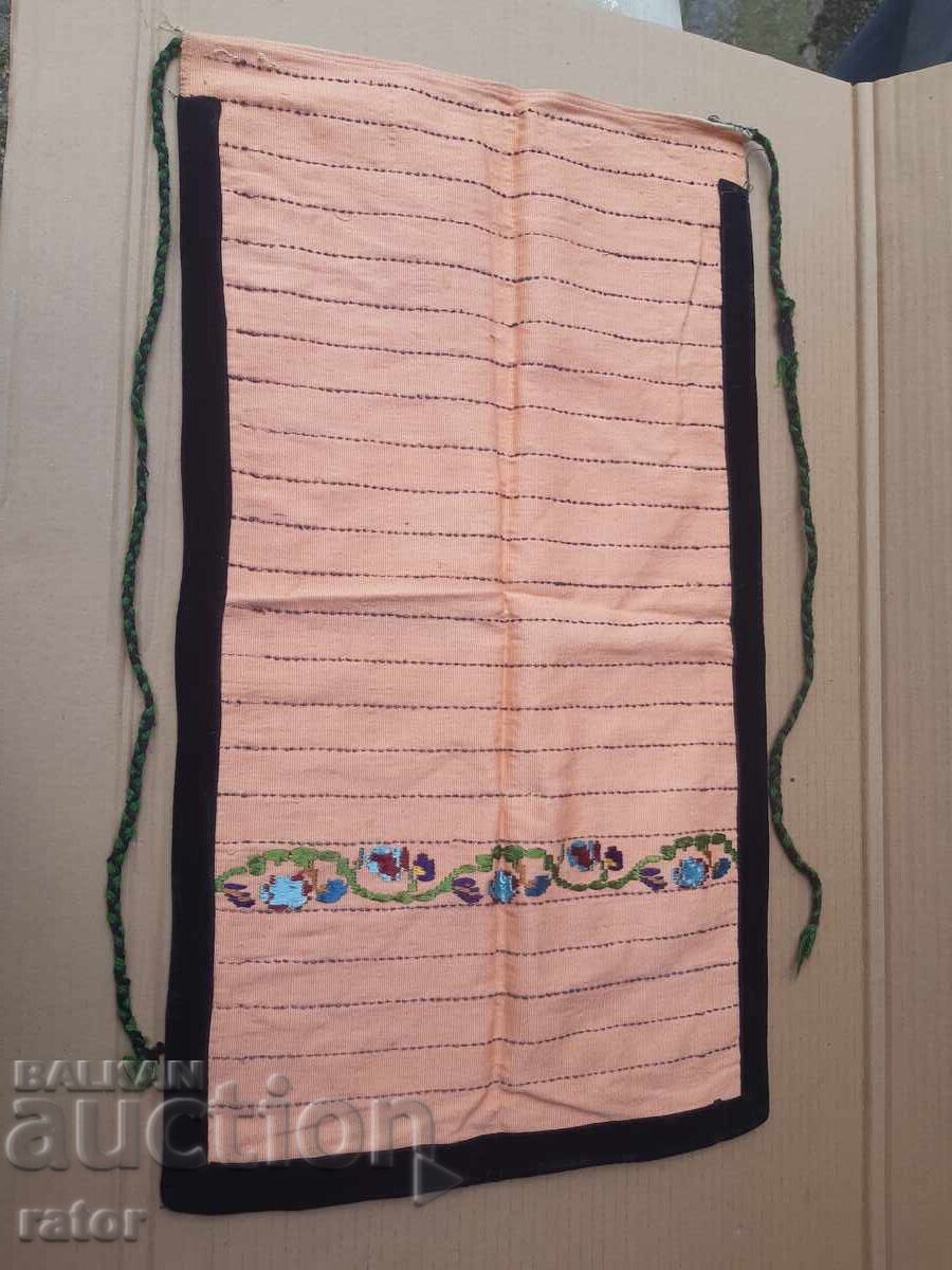 Автентична  тъкана  престилка  , носия