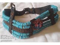 Vechi ham de cal - centură cu mărgele de sticlă albastre