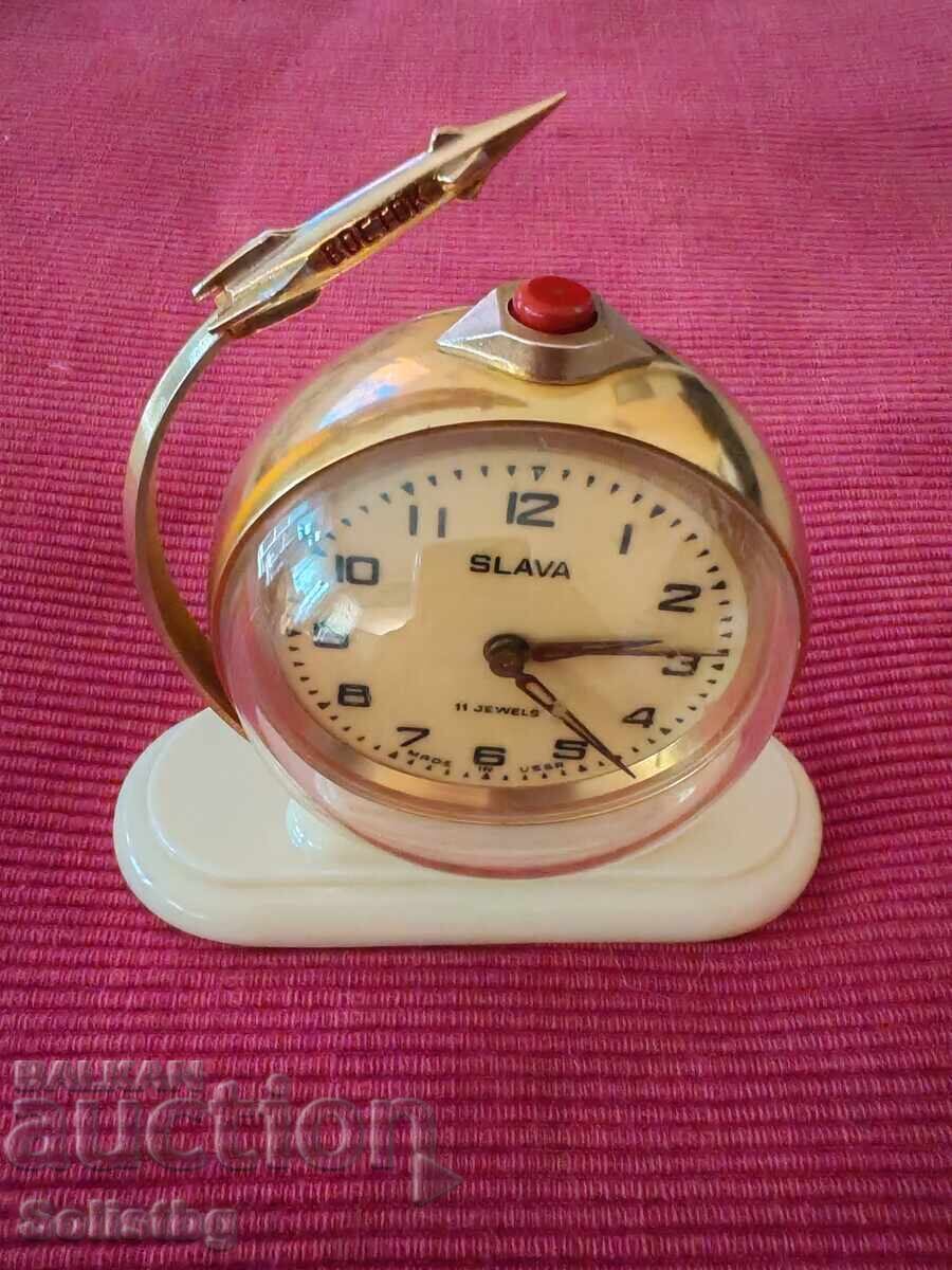 Ceas mecanic vechi, cu alarmă Slava, URSS