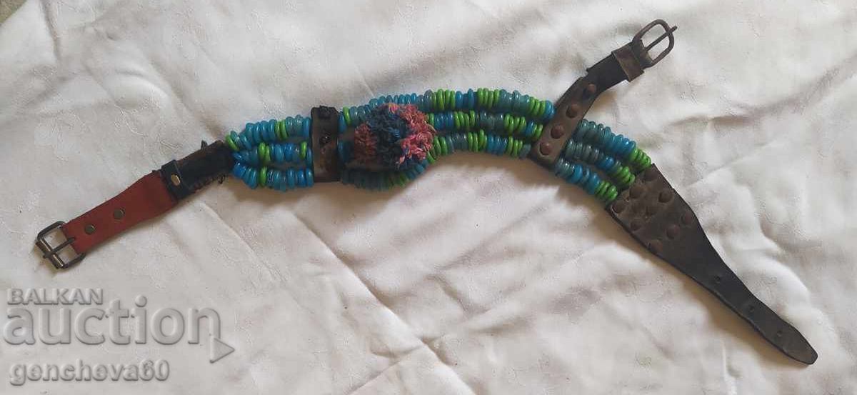 Decorație pentru ham de măgăruș din mărgele de sticlă vechi - 6