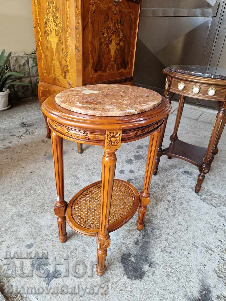 Доставка на Уникална антикварна дървена масичка с ратан и мраморен плот