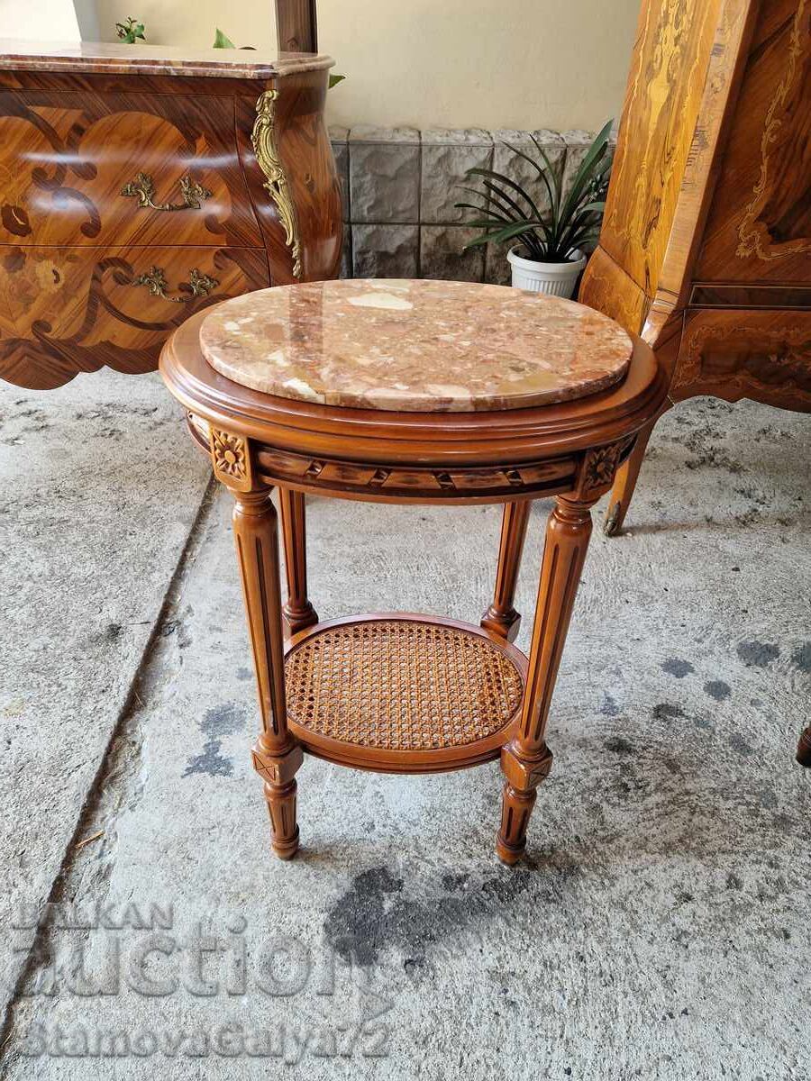 Уникална антикварна дървена масичка с ратан и мраморен плот