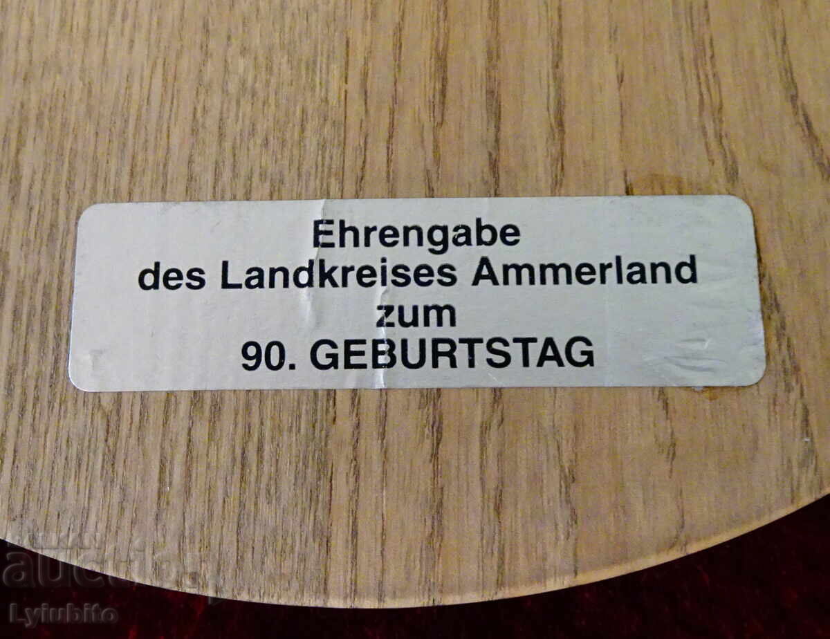 Livrarea Panou din tablă, tablou în relief al bisericii Sf. Petru