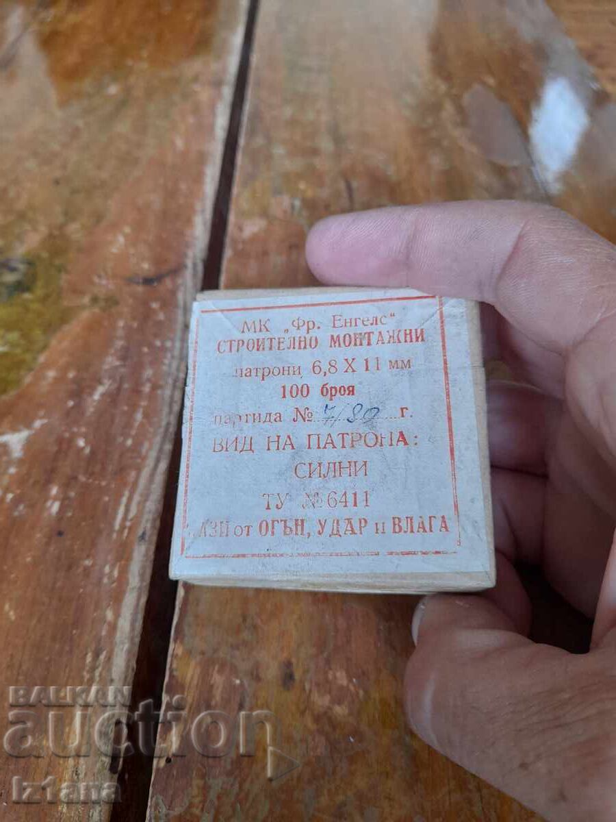 Cartușe vechi de construcție și montaj cu preț 37.00 BGN | € 18.92