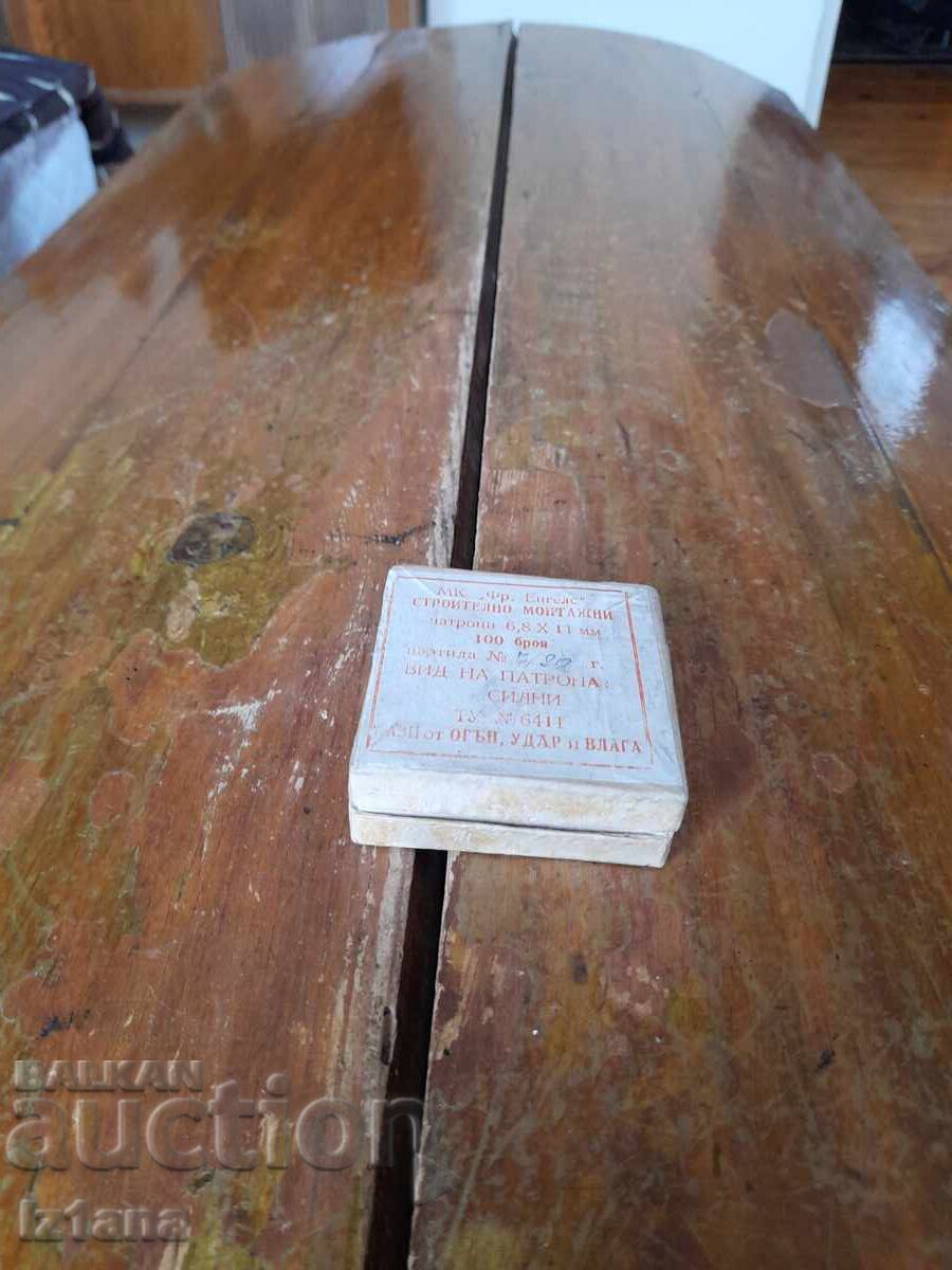 Cartușe vechi de construcție și montaj