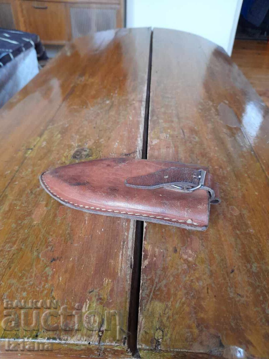 Fierbător vechi din piele