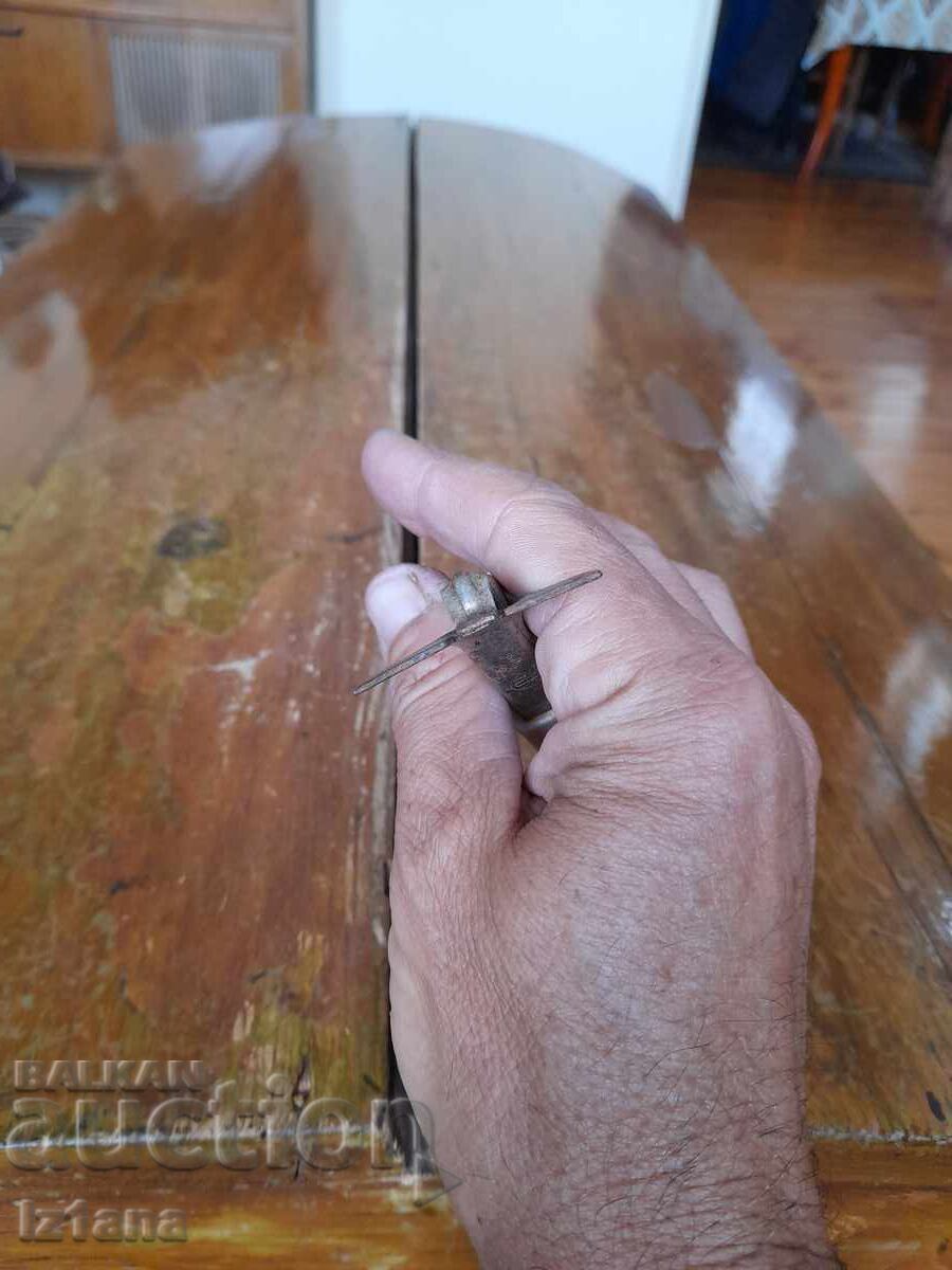 Un vechi deschizător de borcane - 5 Un vechi deschizător de borcane - 5