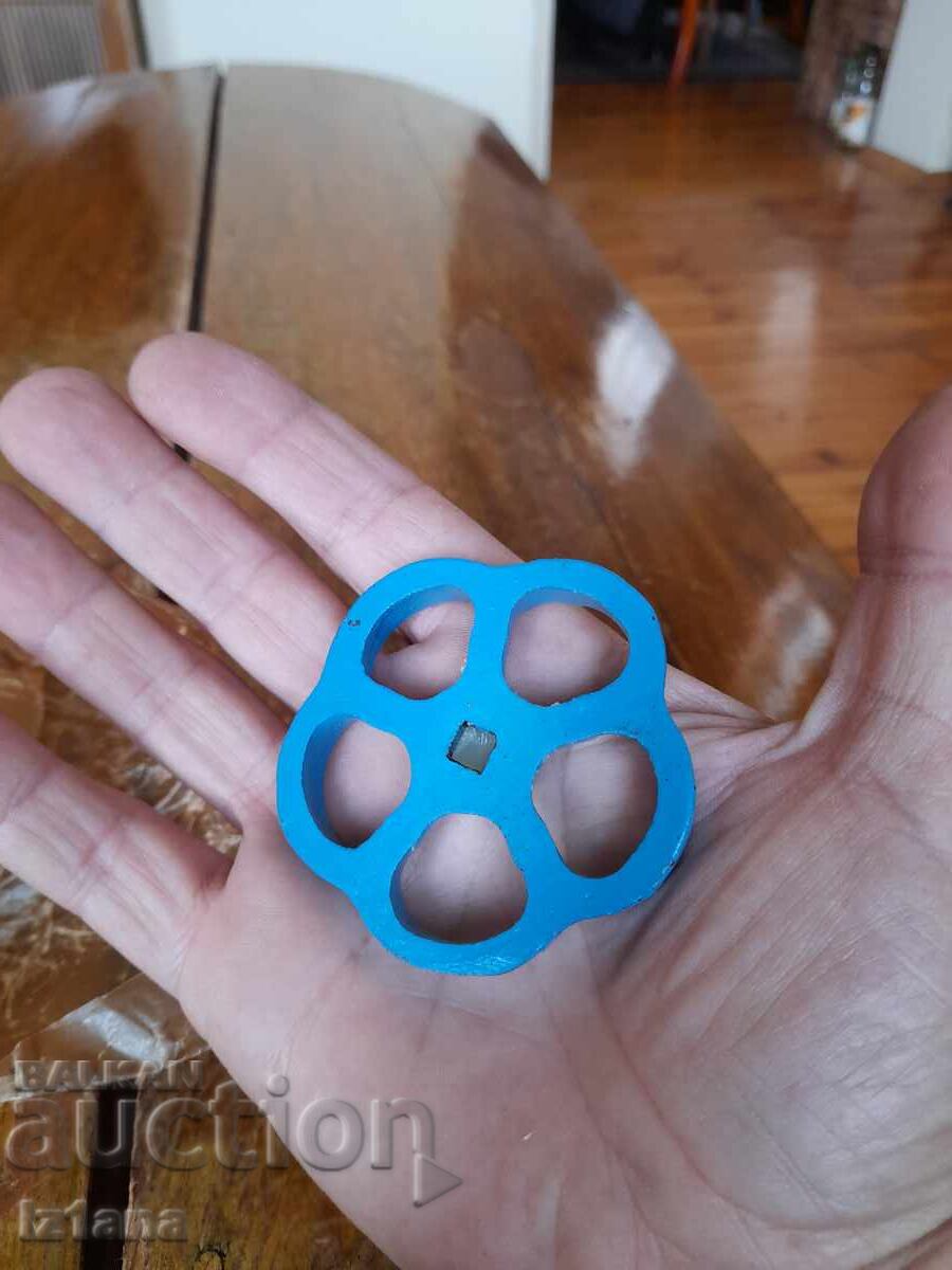 Delivery of Old faucet screw Delivery of Old faucet screw