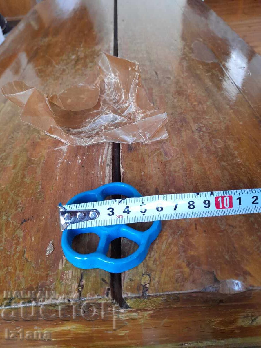 Old faucet screw - 5 Old faucet screw - 5