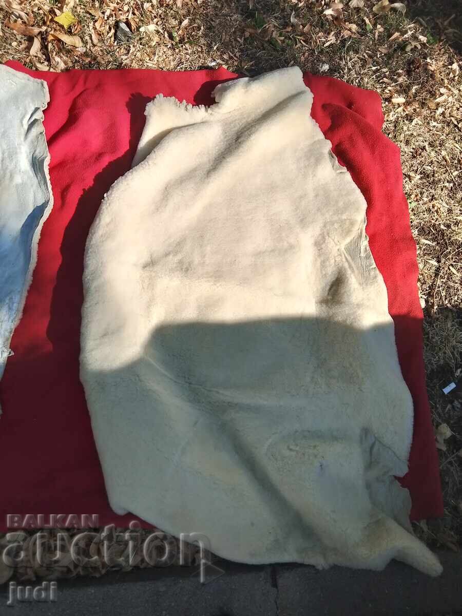 2 τεμάχια δέρμα αρνιού καινούργια με τιμή 80.00 BGN | € 40.90
