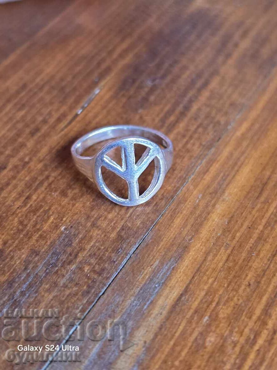 Inel de argint. 15,2mm. Lansez peste 100 de licitații. Vezi Inel de argint. 15,2mm. Lansez peste 100 de licitații. Vezi