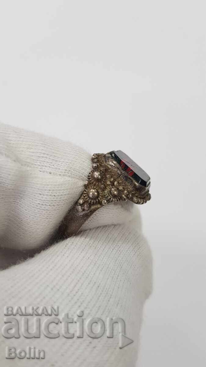 Livrarea Rar inel bulgăresc de argint din perioada Renașterii (secolul al XIX-lea - secolul al XX-lea) Livrarea Rar inel bulgăresc de argint din perioada Renașterii (secolul al XIX-lea - secolul al XX-lea)