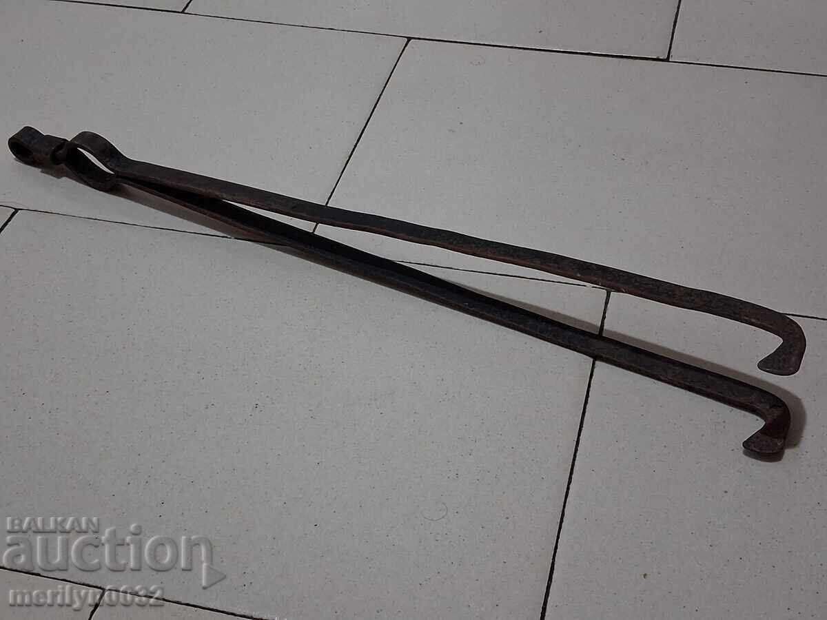 Delivery of Old dilaf, tongs, wrought iron for oven