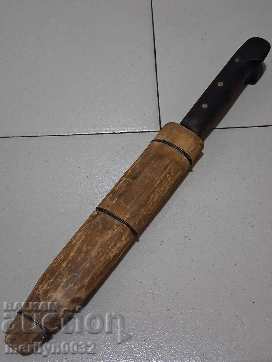 Παλαιό κυνηγετικό μαχαίρι με θήκη με τιμή 117.00 BGN | € 59.82