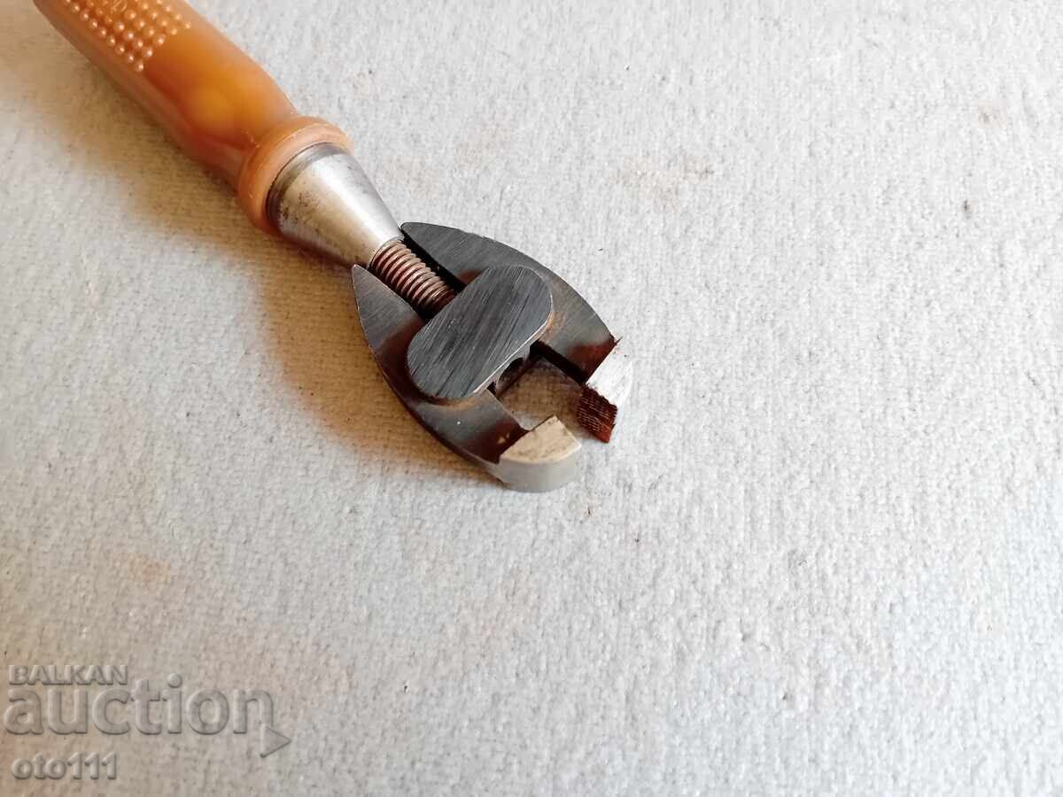 Delivery of OLD HAND VISE - USSR