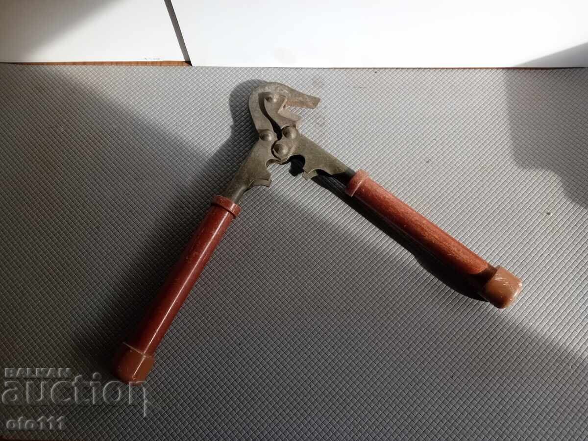 Licitație FOARFECE VECHI NEMȚEȘTI DE SÂRMĂ - WW2