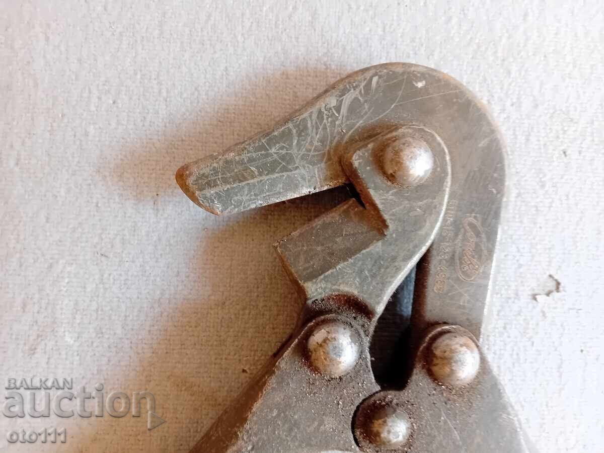 Delivery of OLD GERMAN SHEARS FOR WIRE