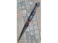 Dagger, dirk, kama, karakulak, yatagan, saber, shamshir