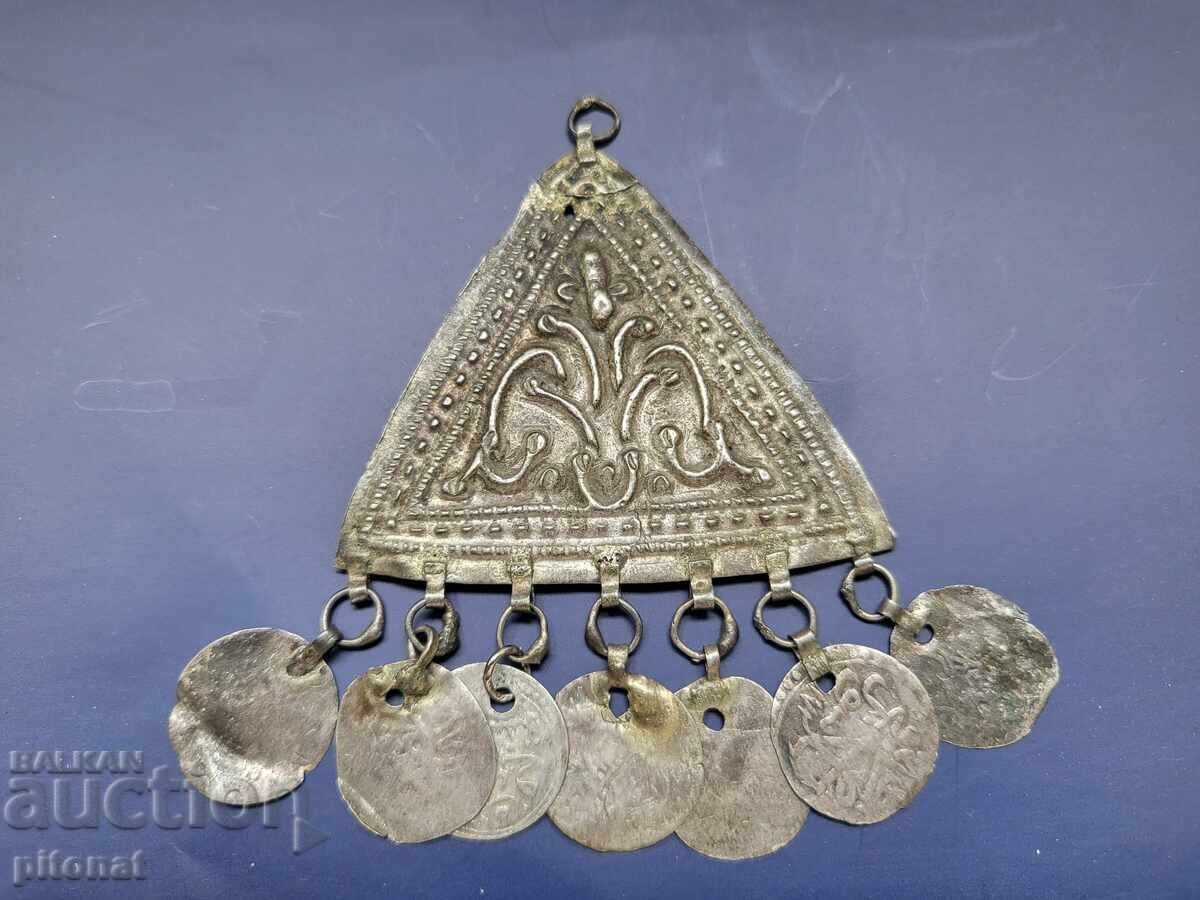 Authentic Revival-era jewelry, trembles 2