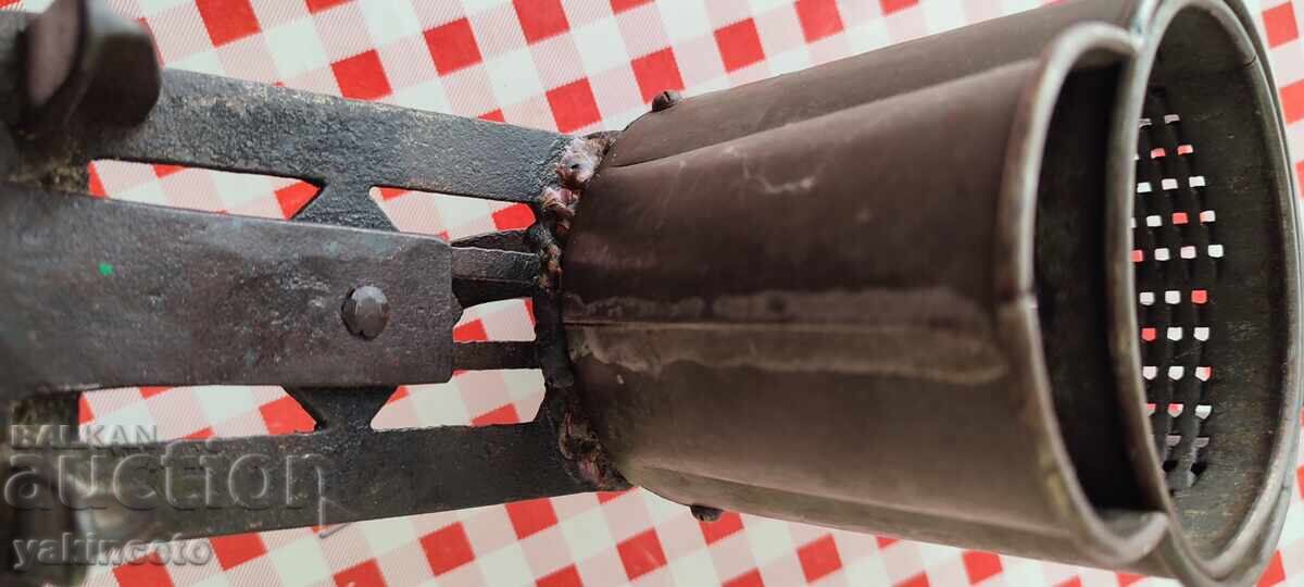 Доставка на Стара ръчна мелачка Доставка на Стара ръчна мелачка