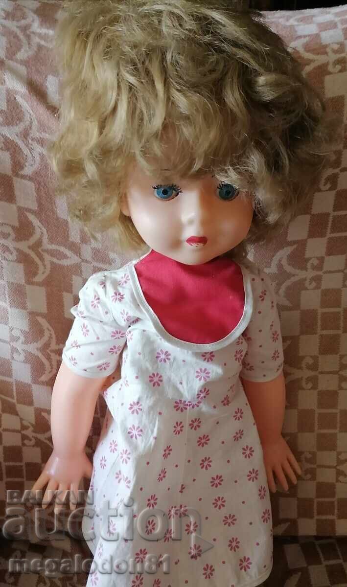 Παλιά παιδική κούκλα από την σοσιαλιστική εποχή με τιμή 20.00 BGN | € 10.23 Παλιά παιδική κούκλα από την σοσιαλιστική εποχή με τιμή 20.00 BGN | € 10.23