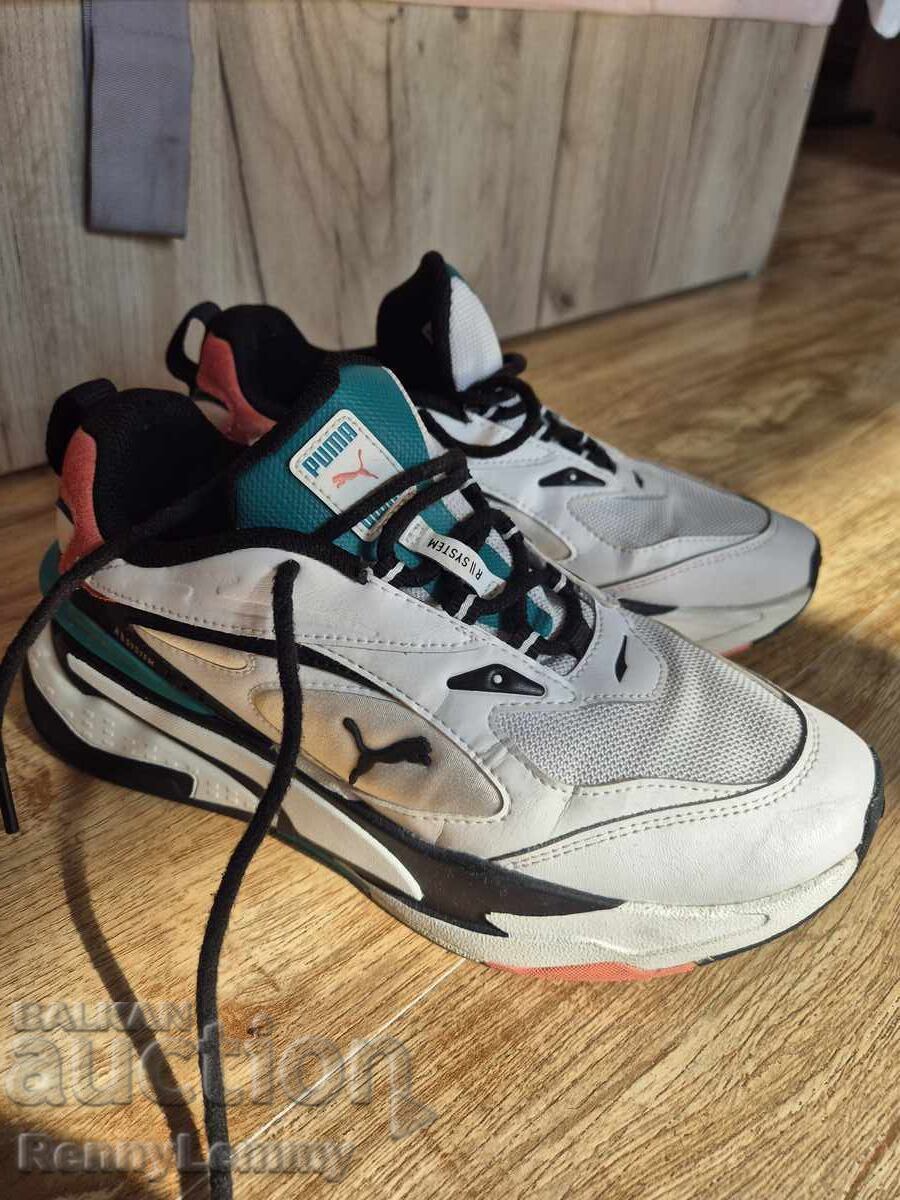 Women's Puma Sneakers