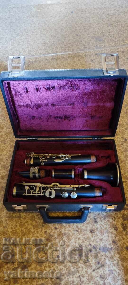 Clarinet vechi cu husă