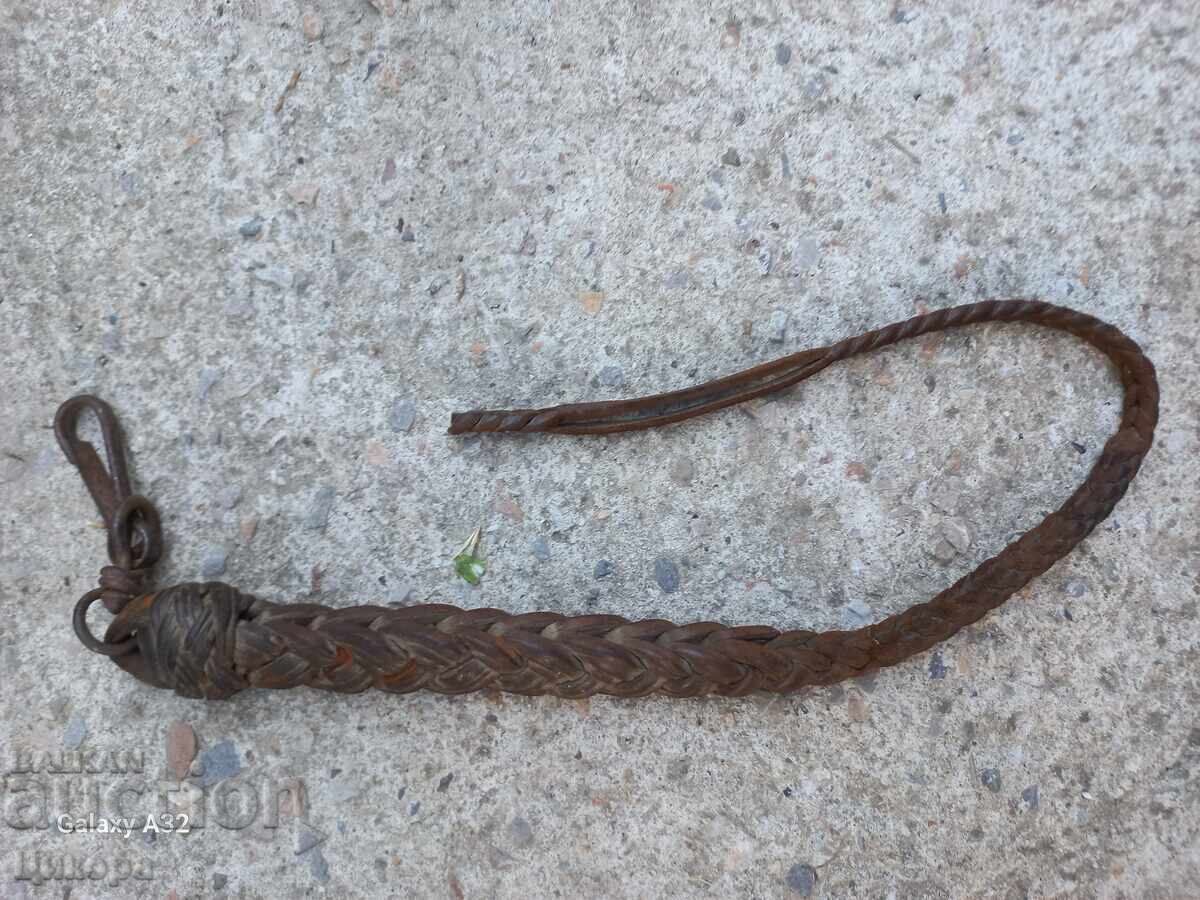 Bici vechi din piele cu preț 150.00 BGN | € 76.69