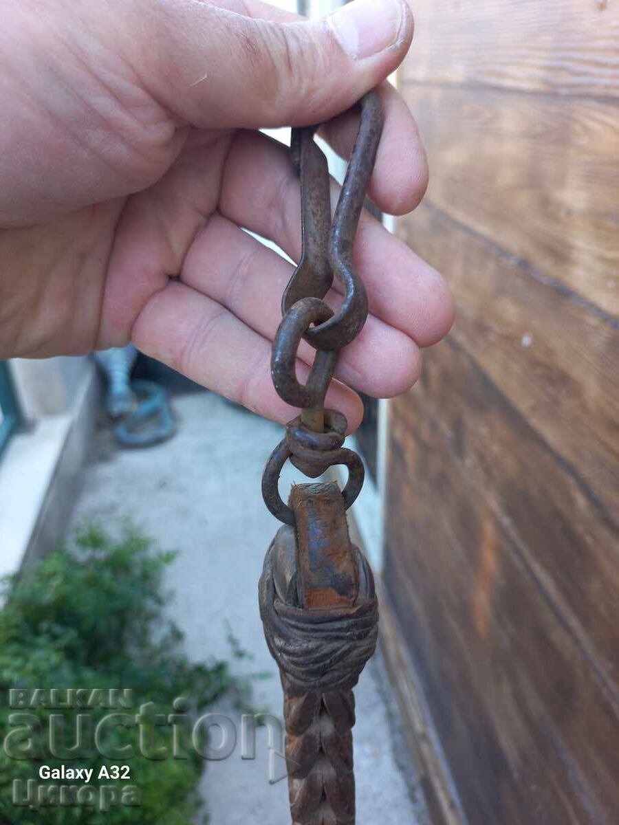 Livrarea Bici vechi din piele