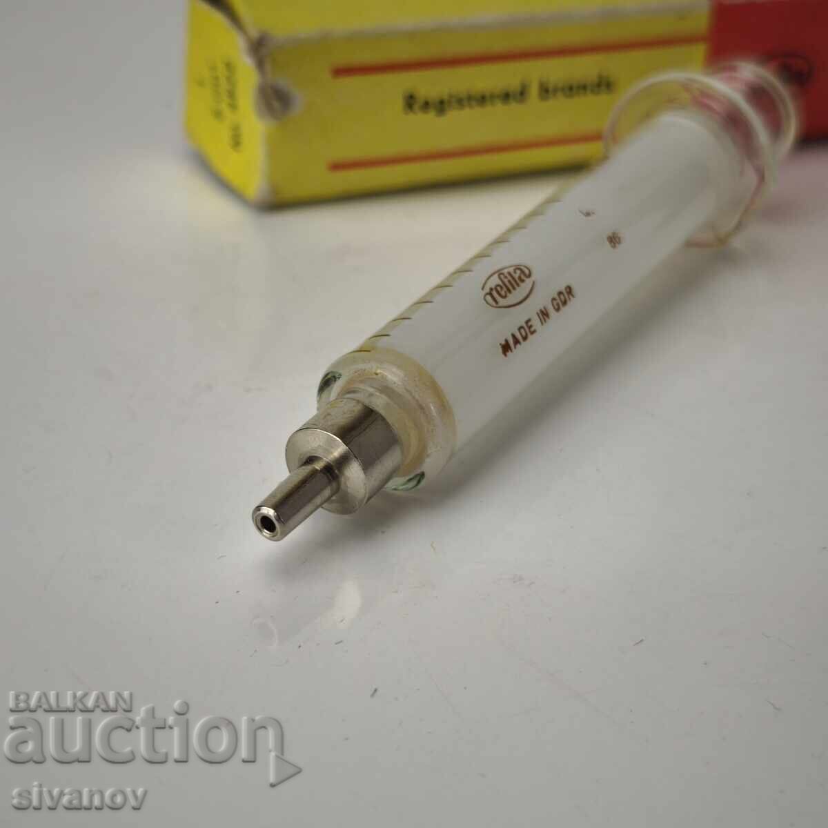 Δημοπρασία Παλιά γυάλινη σύριγγα 5cc Refila Γερμανία #6089 Δημοπρασία Παλιά γυάλινη σύριγγα 5cc Refila Γερμανία #6089