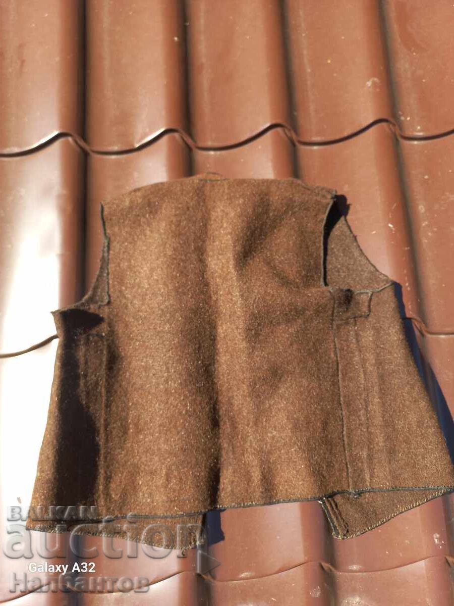 OLD MEN'S VEST VESSELS with price 200.00 BGN | € 102.26