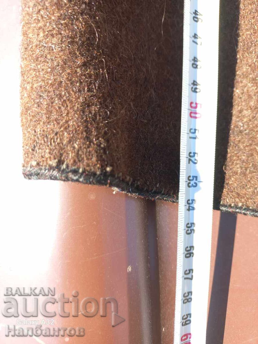 Auction  OLD MEN'S VEST VESSELS