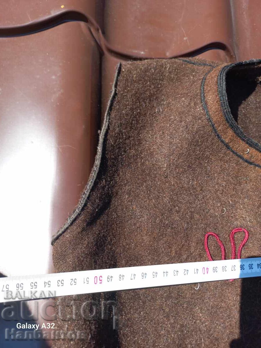 Delivery of OLD MEN'S VEST VESSELS