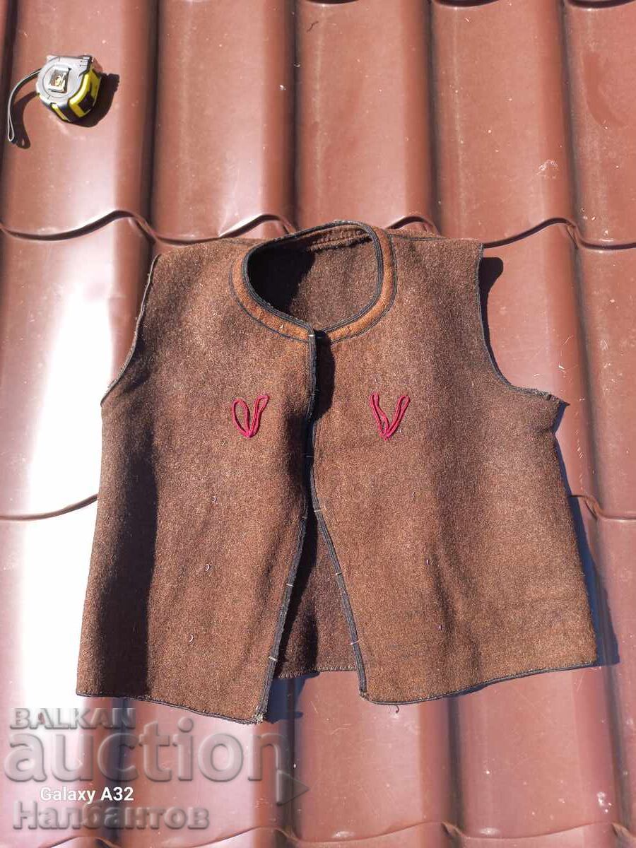 OLD MEN'S VEST VESSELS