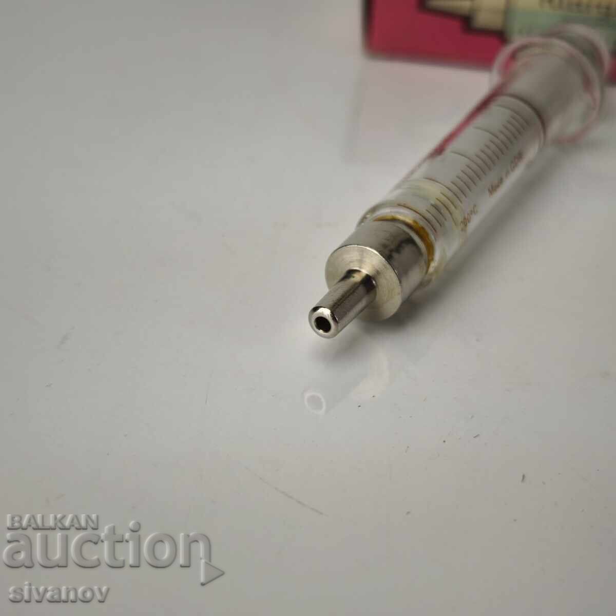 Delivery of Old glass syringe 2cc Refila Germany #6091