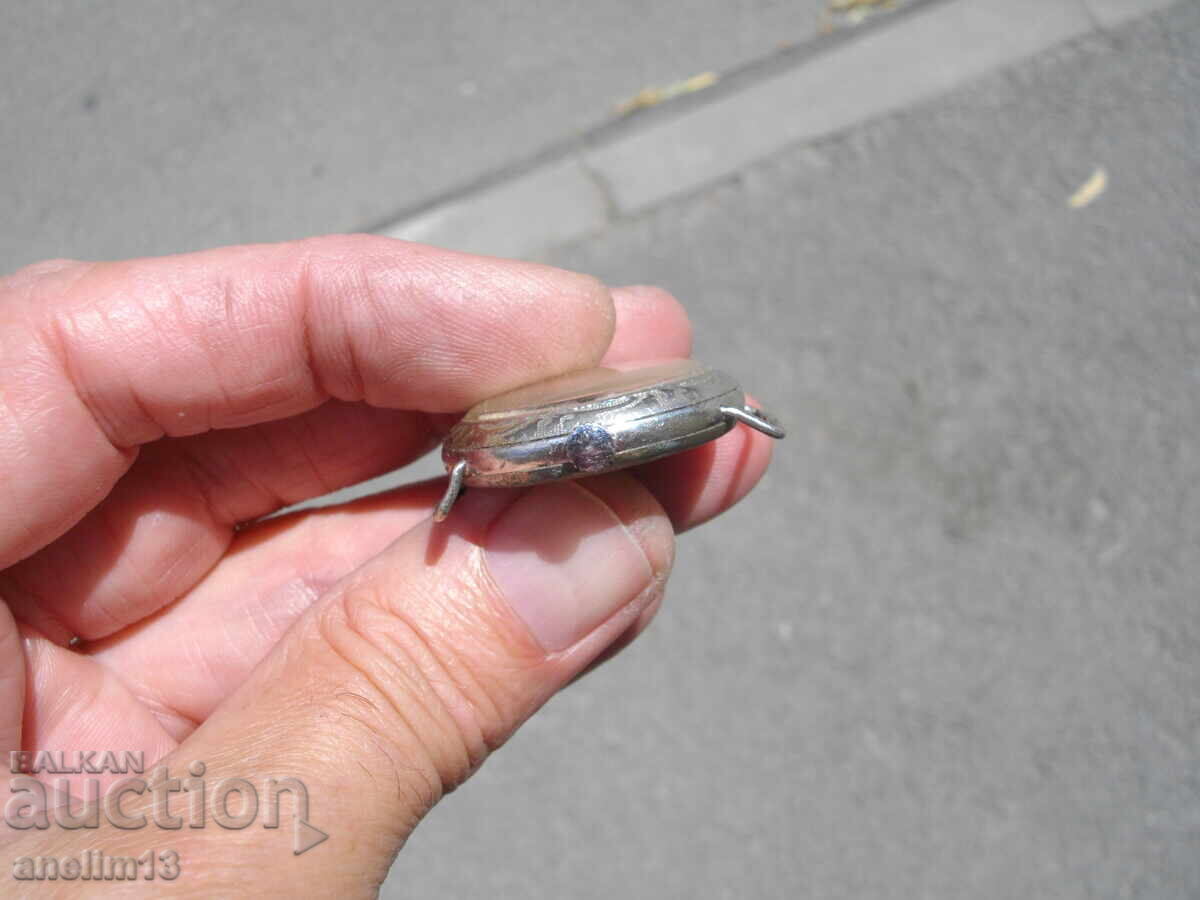 Delivery of COLLECTOR'S TRENCH WATCH CHILEX TRENCH