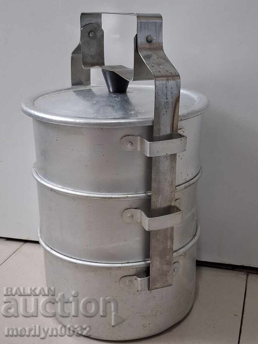 Auction  Aluminum Food Containers, Sefertas Canteen