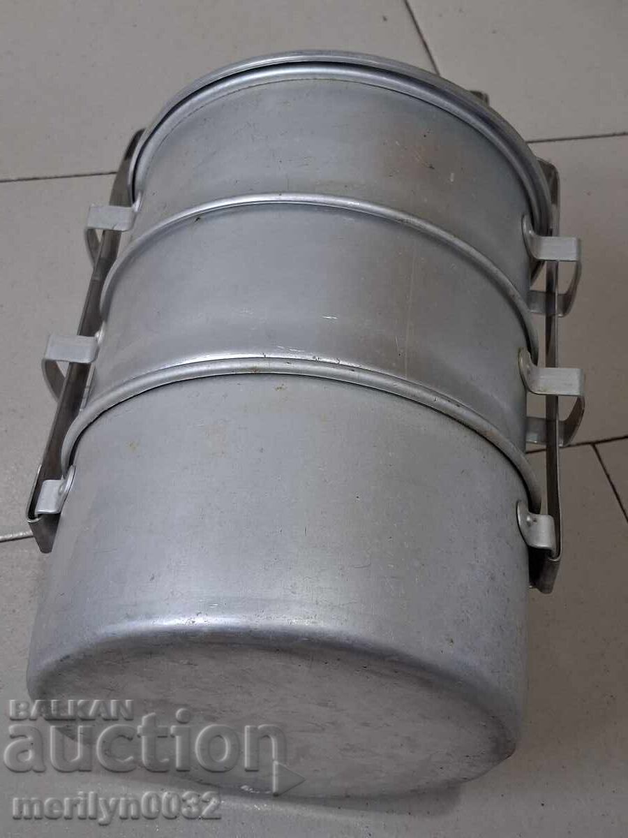 Delivery of Aluminum Food Containers, Sefertas Canteen