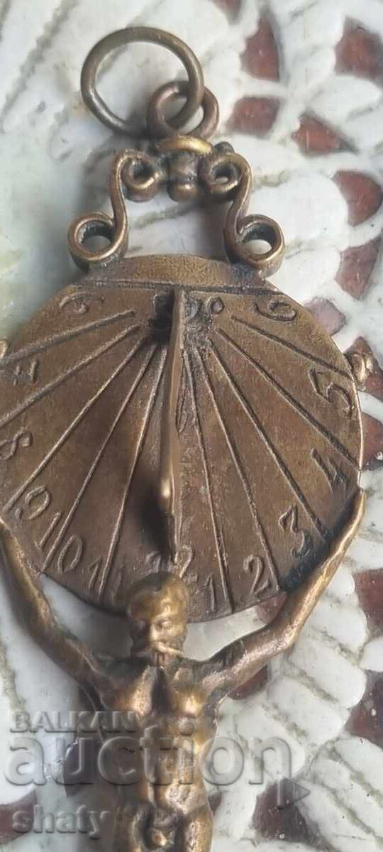 Vechi medalion de bronz cu preț 65.00 BGN | € 33.23 Vechi medalion de bronz cu preț 65.00 BGN | € 33.23