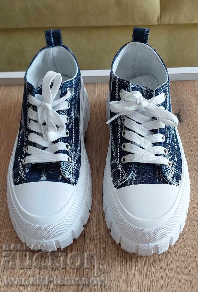 Women's sports shoes size 39 - 5