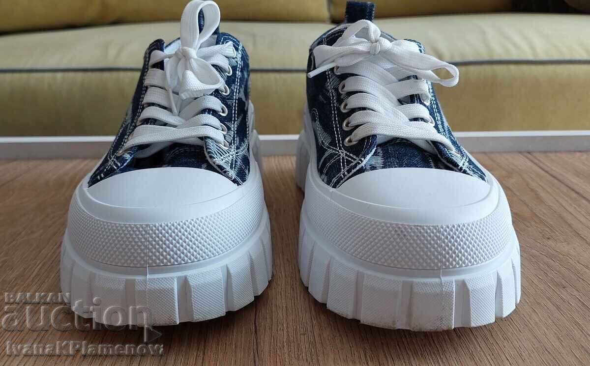 Women's sports shoes size 39 - 6