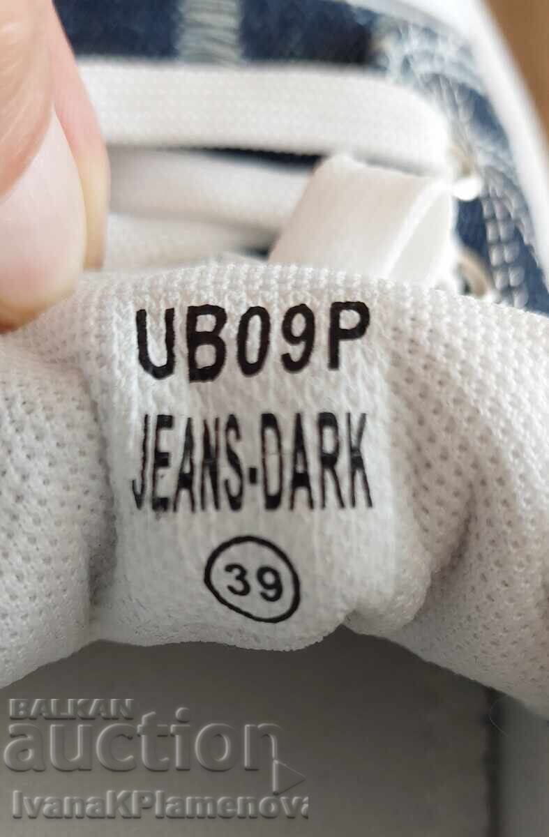 Women's sports shoes size 39 - 7