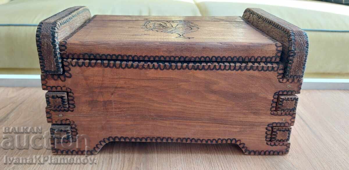 Δημοπρασία Κουτί ξύλινο χειροποίητο για γνώστες