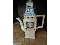 Ceainic de porțelan frumos marcat