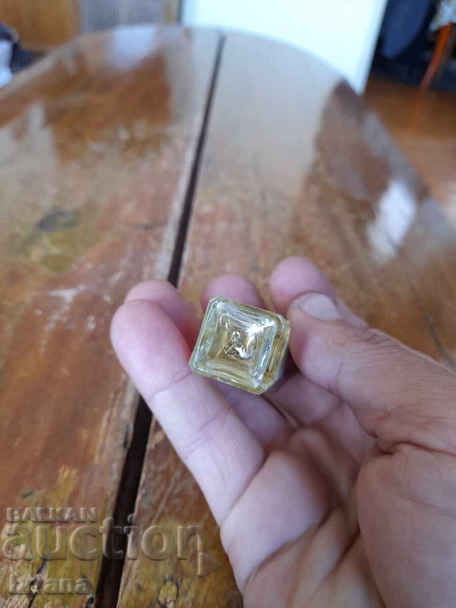 Delivery of Old perfume Rosalia