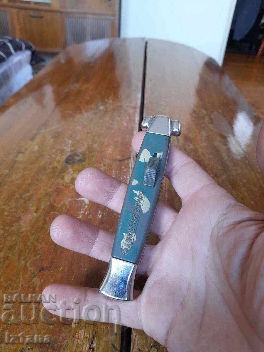 Cuțit automat vechi cu preț 80.00 BGN | € 40.90 Cuțit automat vechi cu preț 80.00 BGN | € 40.90