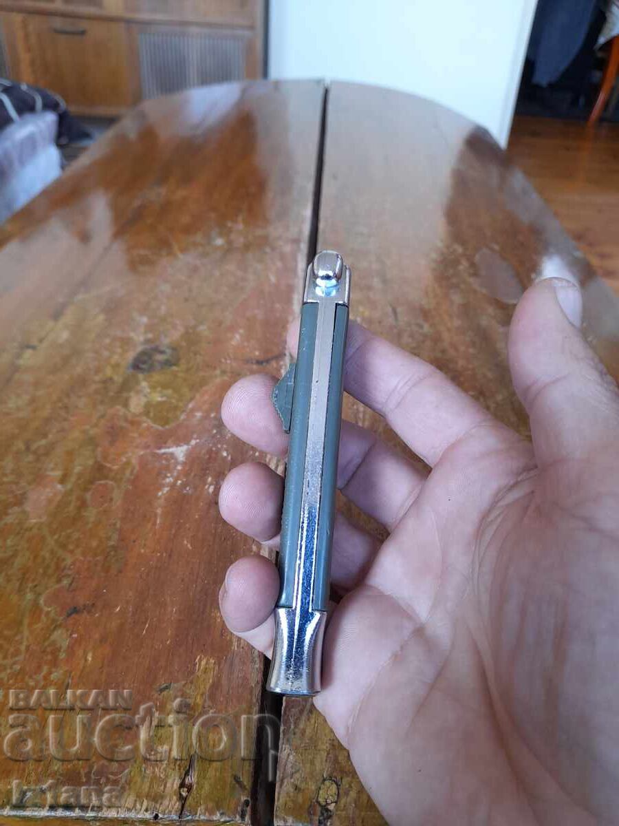 Licitație Cuțit automat vechi Licitație Cuțit automat vechi