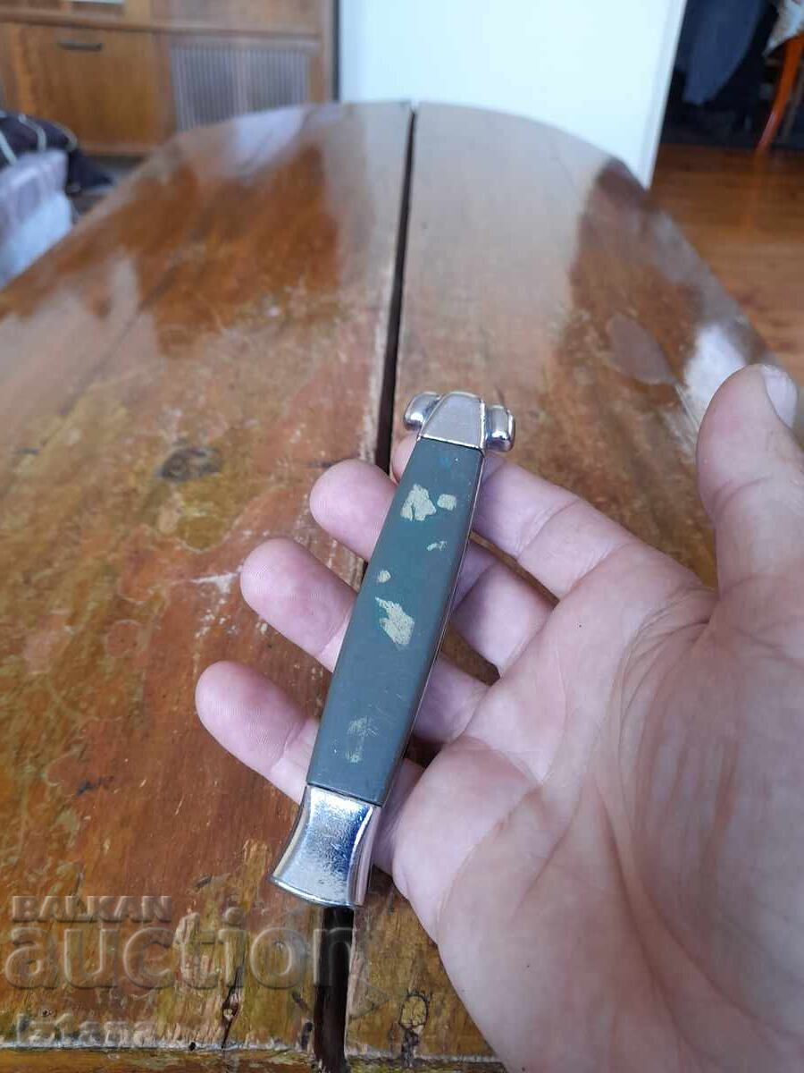 Livrarea Cuțit automat vechi Livrarea Cuțit automat vechi